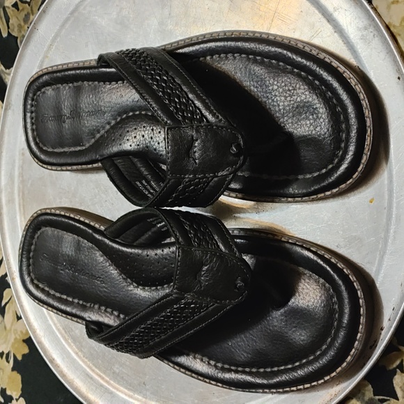 Tommy Bahama Other - Tommy Bahama men's black genuine leather sandals size 11D